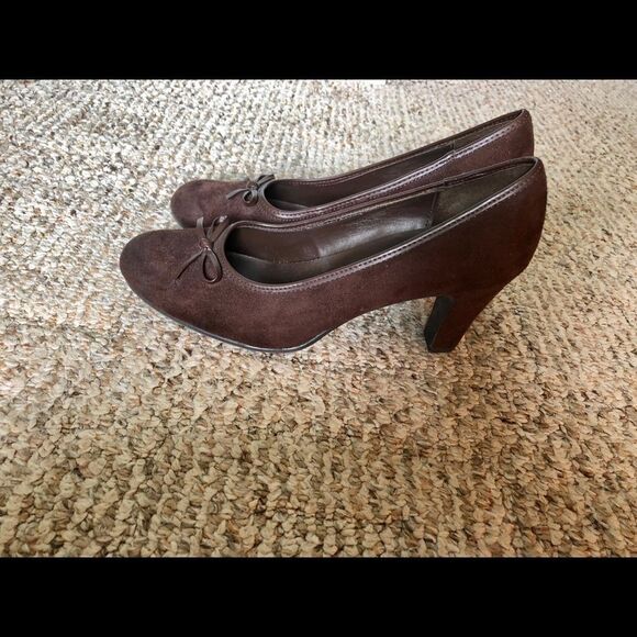 Elegant suede shoes made by Predictions size 81/2 - Picture 5 of 5